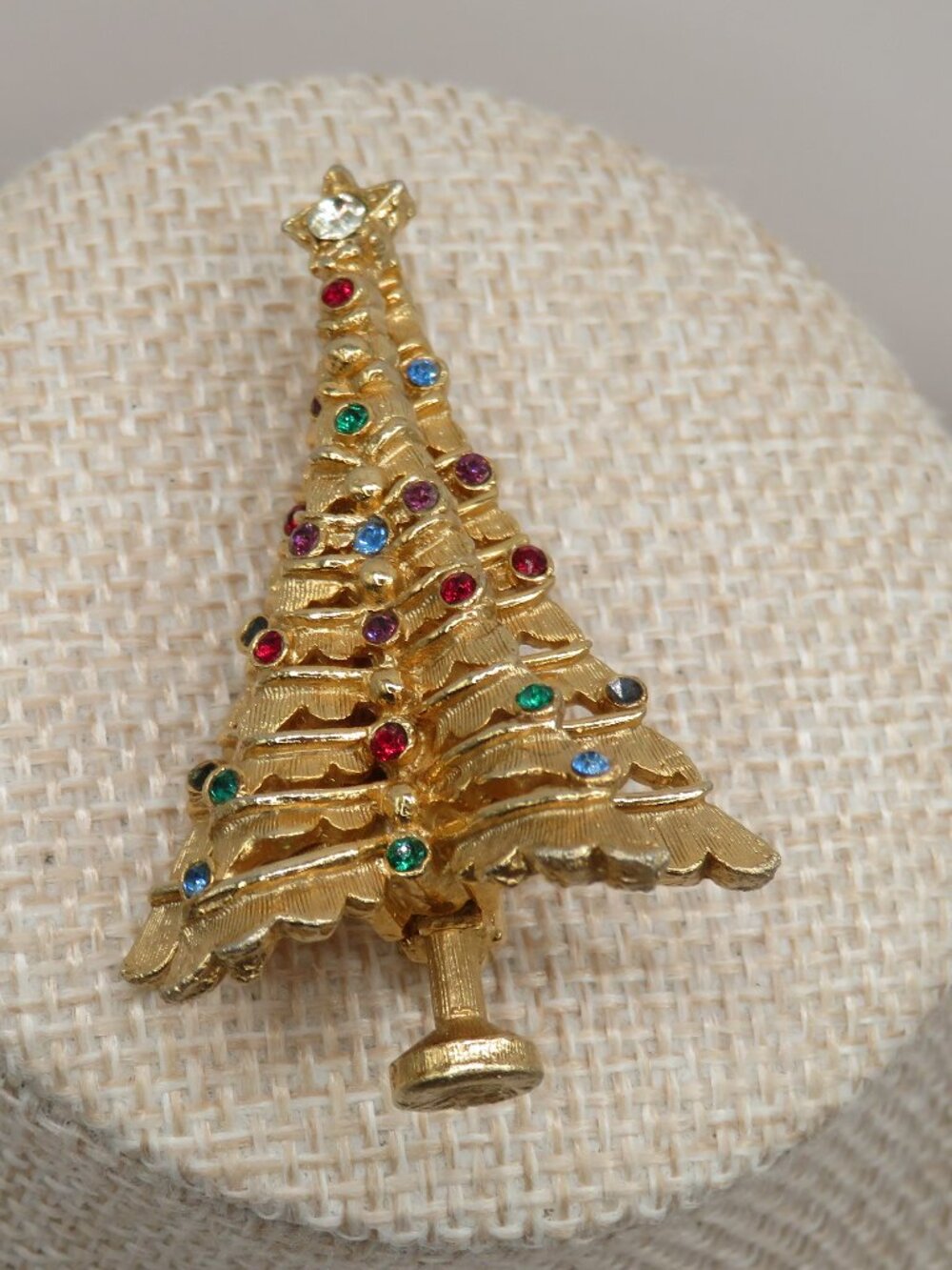 Vintage Christmas Tree Rhinestone Accents Gold Tone Brooch